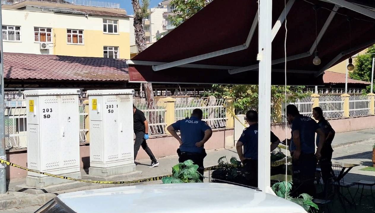 sokak ortasinda silahli saldiri agir yaralandi tNFssPZQ