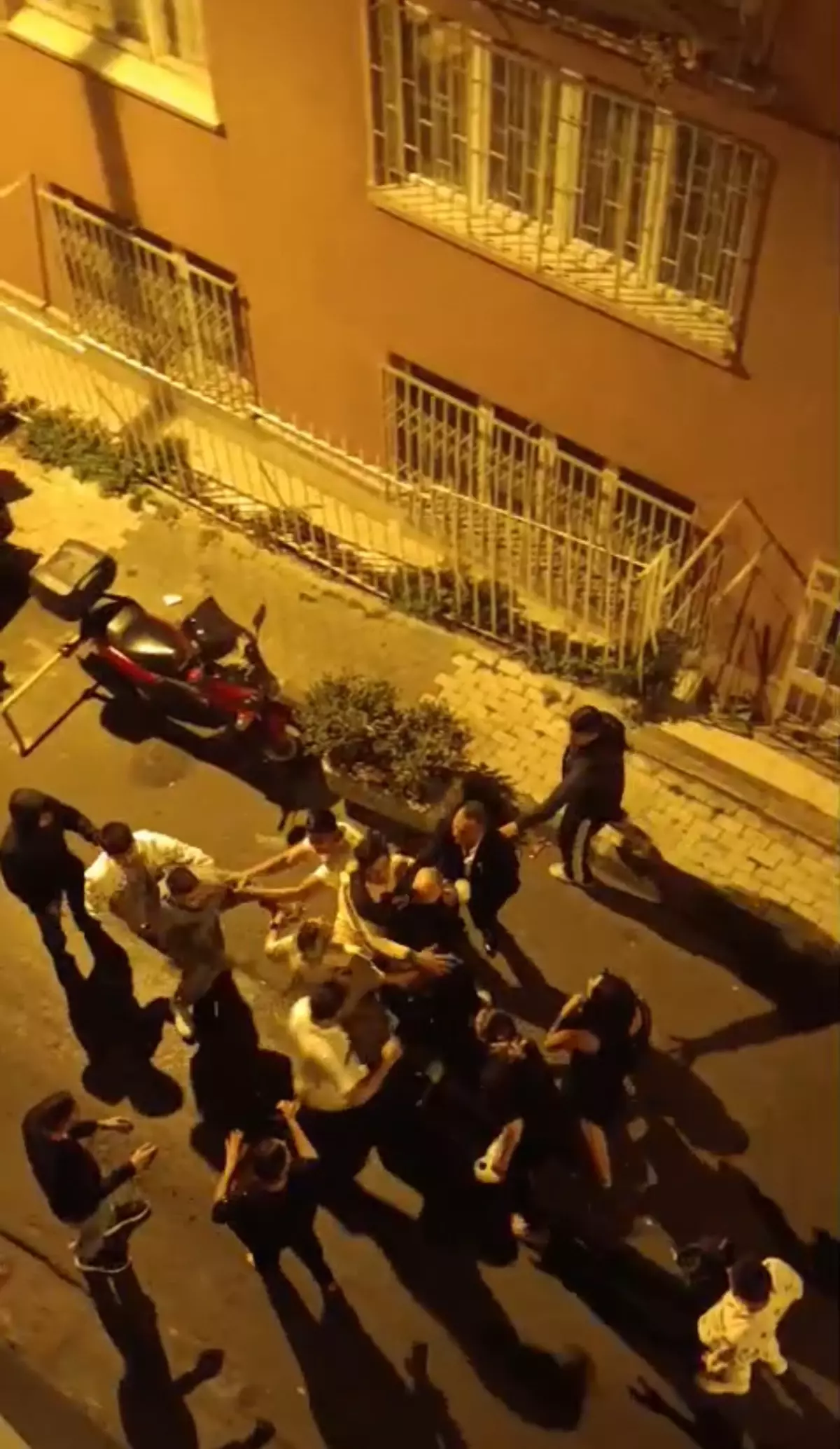 sunnet dugununde kavga cikti 8Zu6twnE