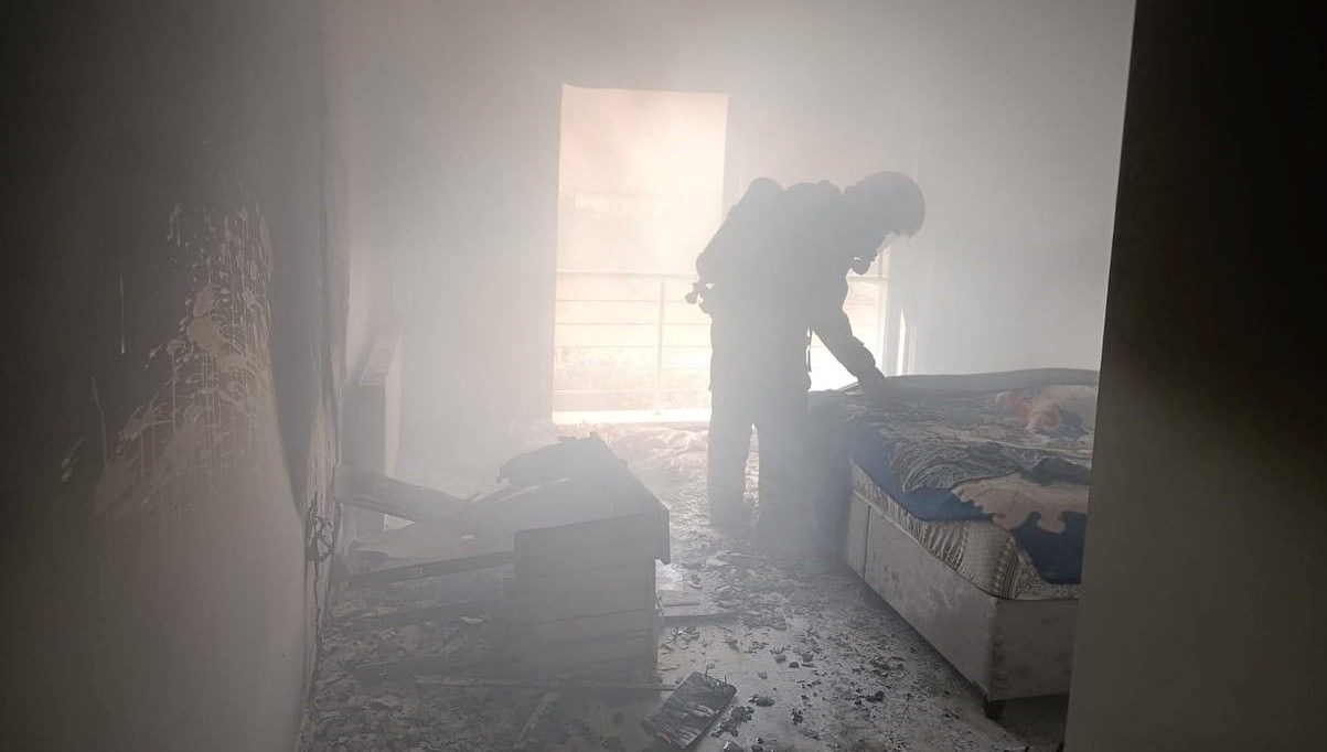 arsuzda bir ev alevlere teslim oldu mOb5z9aY.jpg