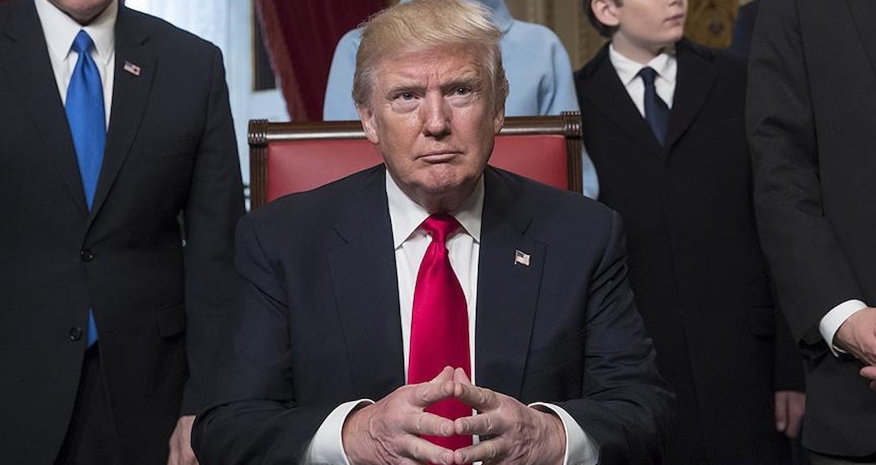 beyaz saraydan demokrat eyaletlere butce darbesi milyarlarca dolarlik kaynak kesildi KVNRZzsO