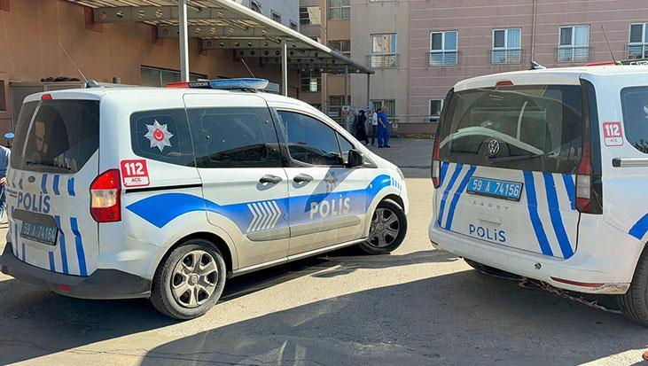 cenaze evi savas alanina dondu corluda akraba kavgasi 2 olu 2 yarali 4HDbum5E