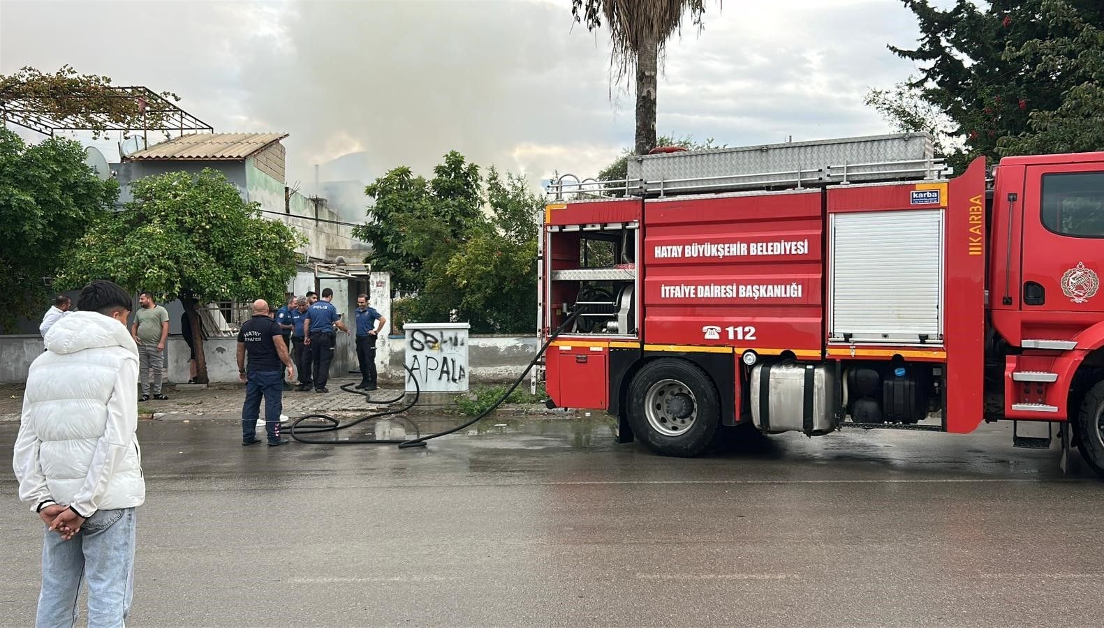 mustakil ev alevler icinde kaldi avniZ4j9.jpg