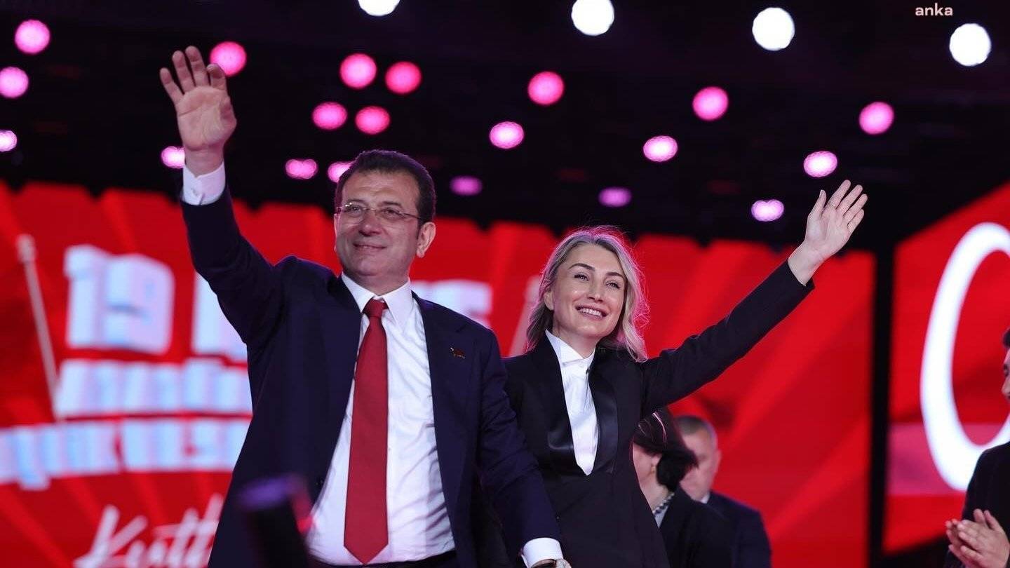 ozgur ozel acikladi dilek imamoglunun diplomatik pasaportunu iptal etmisler hOz5lEbr.jpeg