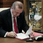 Erdogan imzaladi resmi gazetede yayimlandi kitlerde yuzlerce kadro ve pozisyon degisti 8RrU9nXb