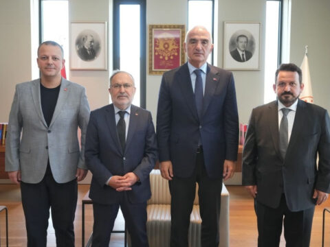 Kultur ve turizm bakani ersoy 15 temmuz dernegi yonetimini agirladi 88EDtvMC